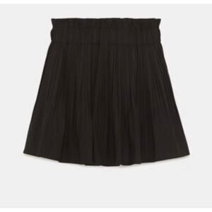 Zara black pleated skort  mini skirt, size XS
4886260800
